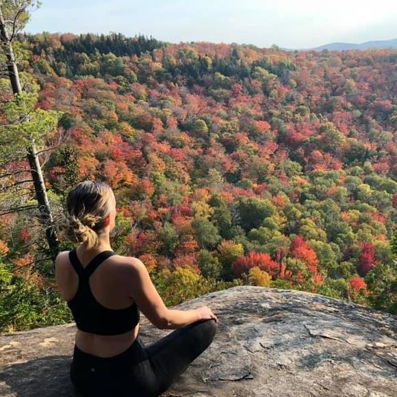 Meet your Posher, Karine - Picture 1 of 1